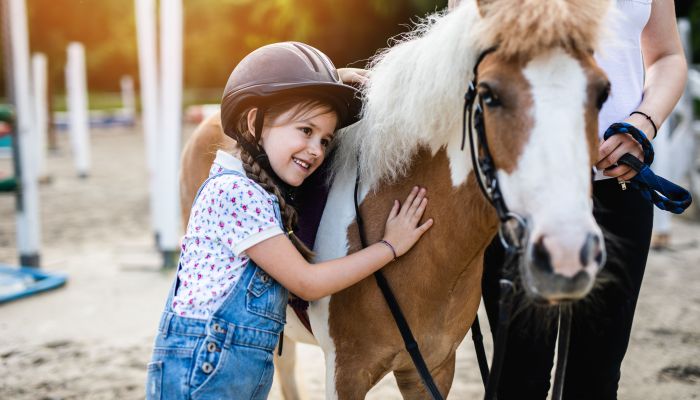 kind pferd reiten 61144990